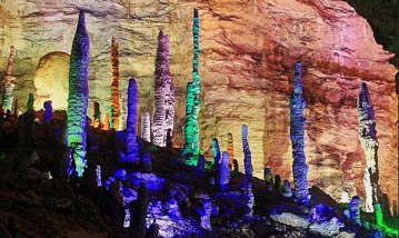 長沙出發(fā)到黃龍洞、天門山二日游