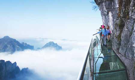 長沙出發(fā)到張家界玻璃橋云天渡、森林公園、天門山玻璃棧道往返4天3晚游