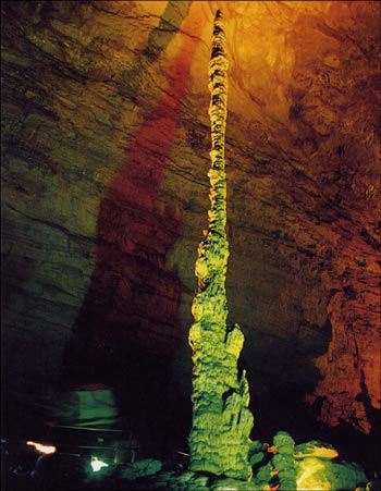 張家界國家森林公園、大峽谷、玻璃橋、鳳凰古城四日游